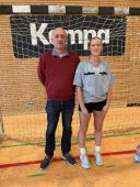 Nelly Diener absolviert Schiedsrichterprüfung